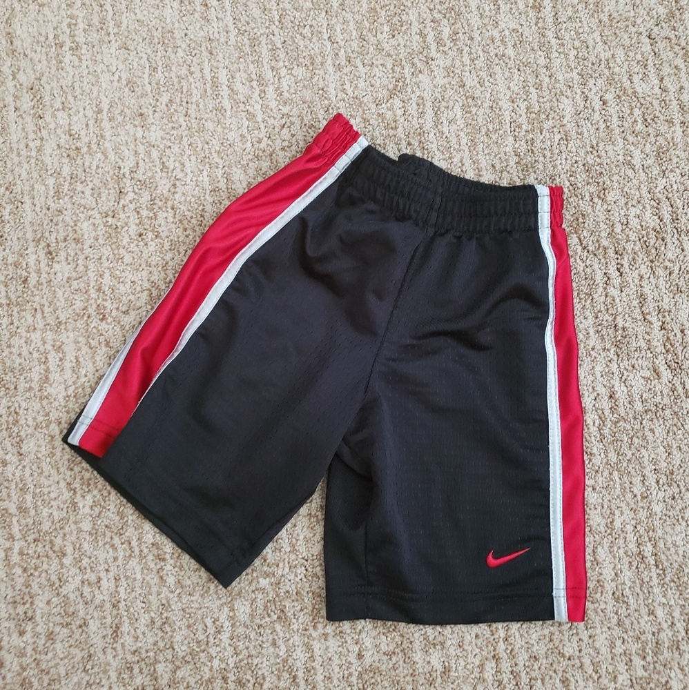 Size 6 Boys Nike Athletic Shorts